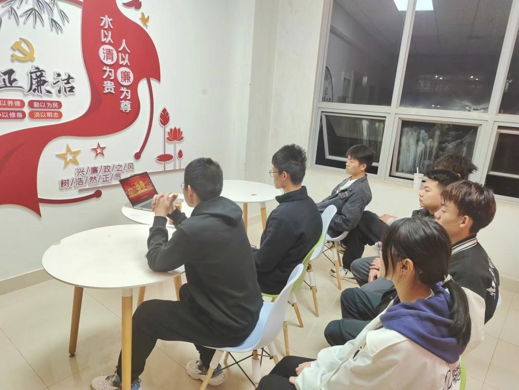 湖北城市建设职业技术学院建工系：陈明宇团队暑期麻城农房安全帮